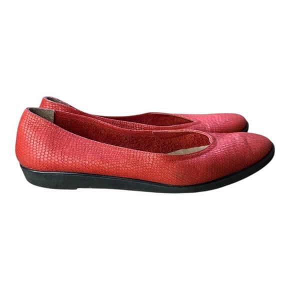 Shoes - Salvatore Ferragamo Boutique Womens Ballet Flats Size 9.5 Narrow Red Almond Toe